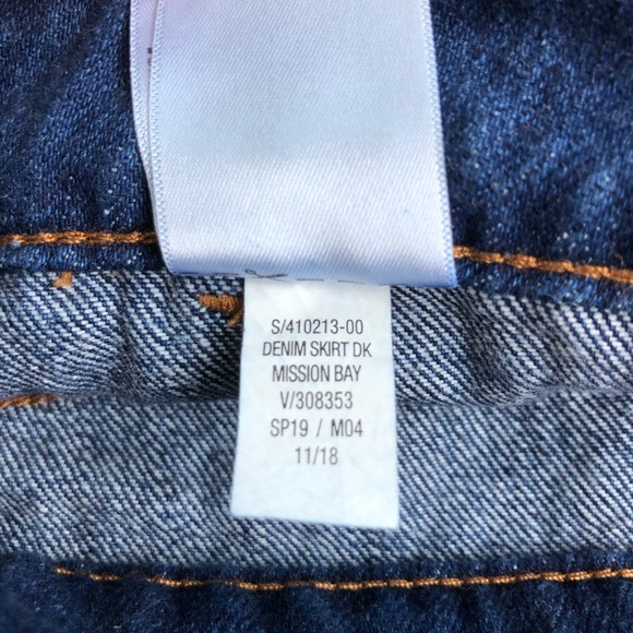 Old navy jean skirt - Picture 4 of 6